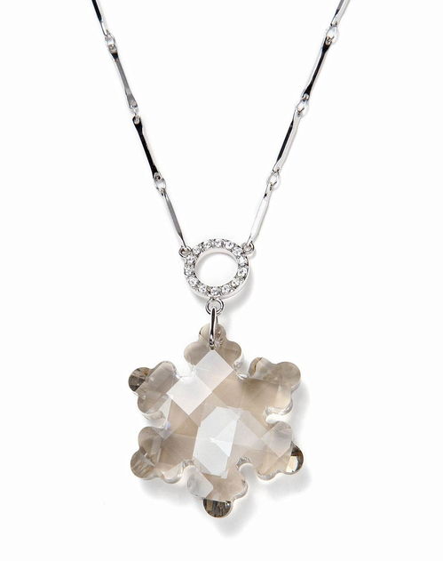 冬日暖意 日用杂货店里的饰品搭配美学